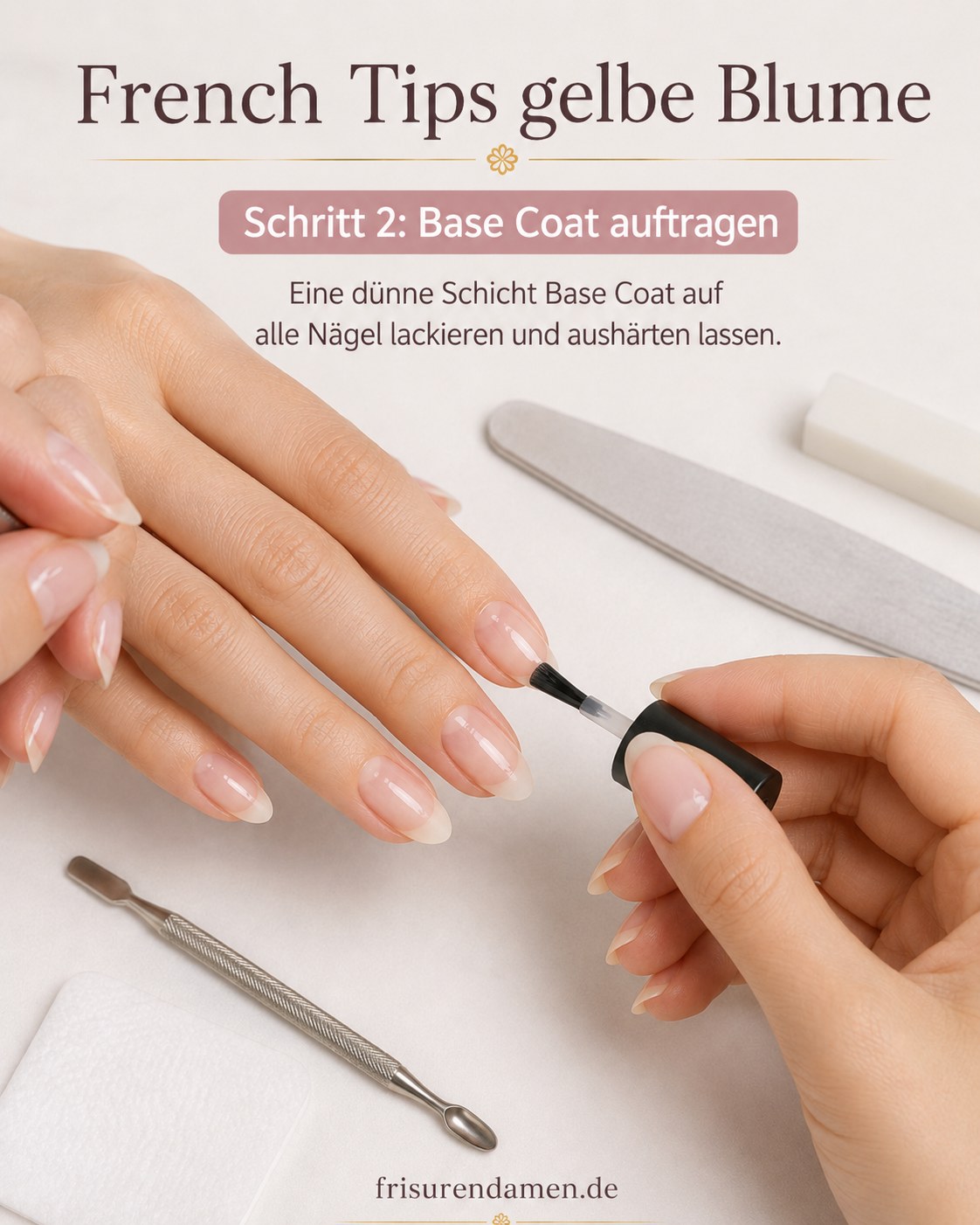 Dünne Base-Coat-Schicht auftragen als Grundlage für die French Tips gelbe Blume Maniküre