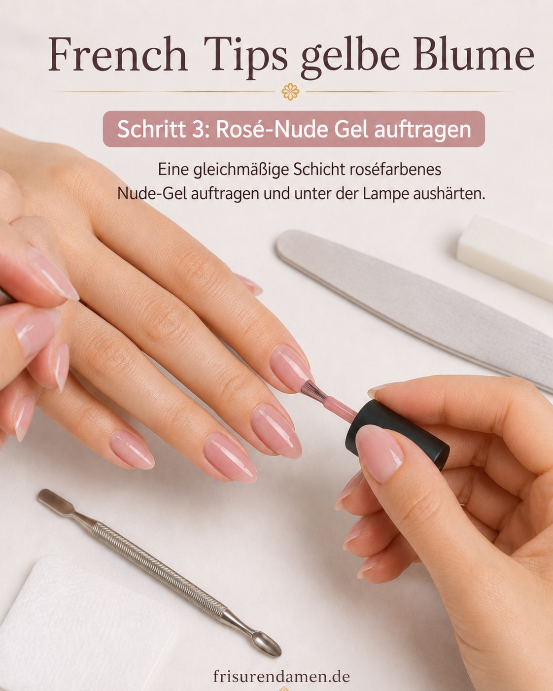 Rosé-Nude Gel gleichmäßig auftragen als Basis für die gelben French Tips