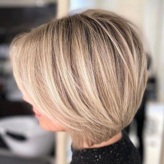 Gestufter Bob Blond feines Haar