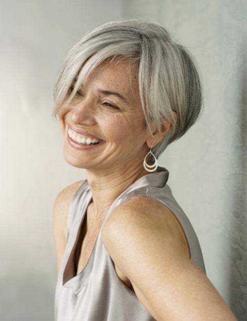 Grauer Pixie Bob mit natürlicher Farbe