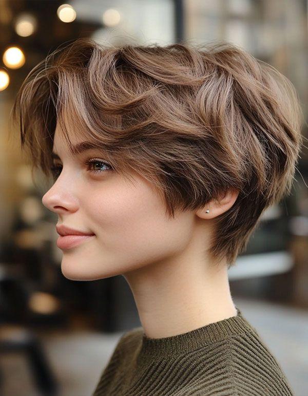 Weicher gestufter Pixie Cut