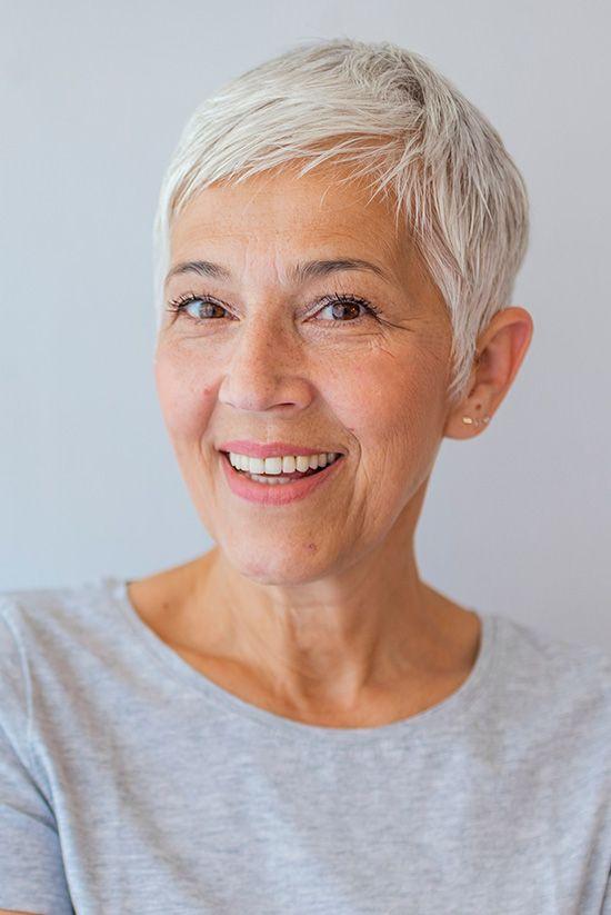 Sehr kurzer Pixie Cut