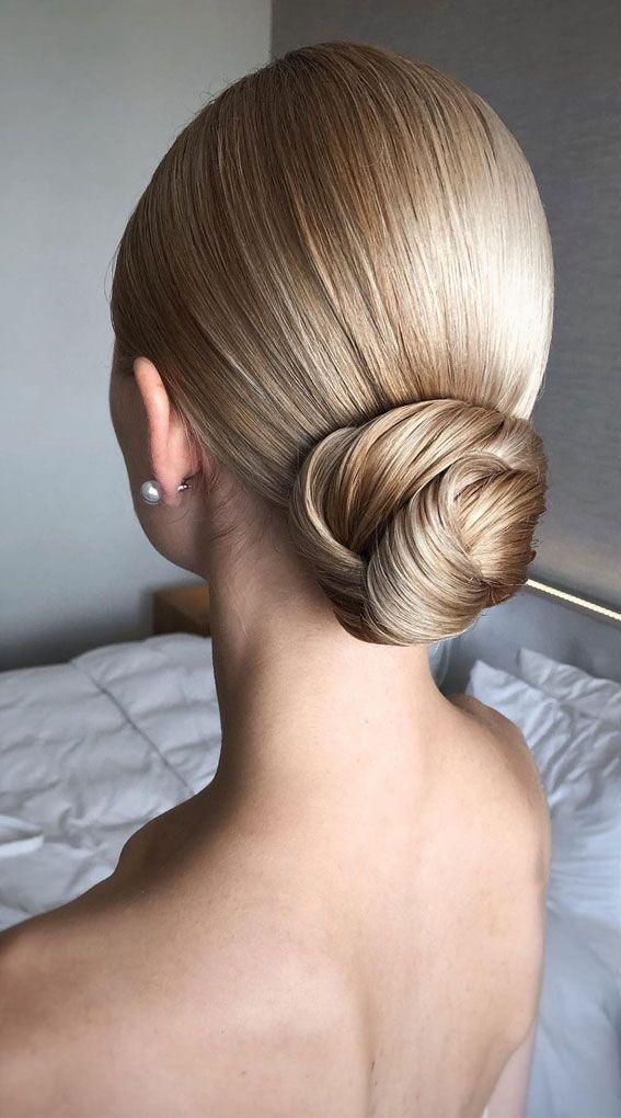 Sleek Low Bun Frisur: Anleitung, Tipps und Ideen
