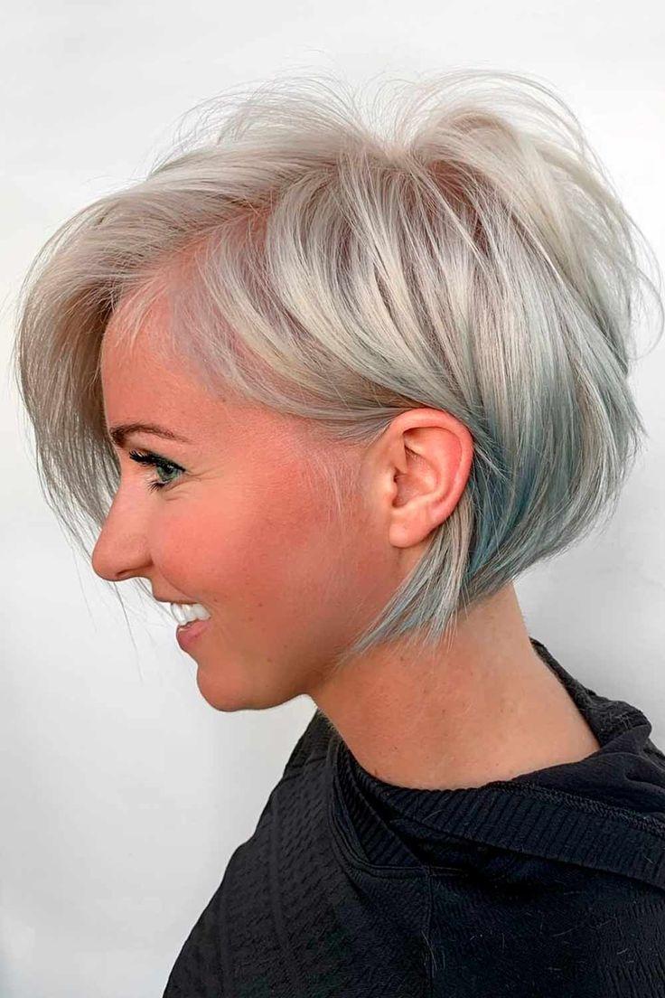 Voluminöser Bixie Cut Silberhaar