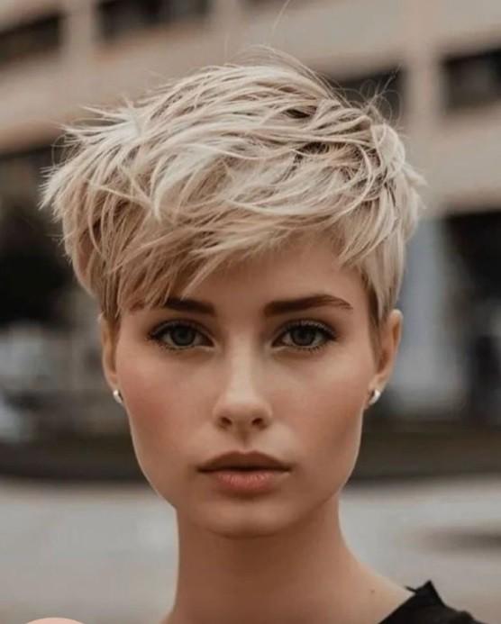 Texturierter Pixie Cut dünnes Haar